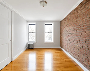 15 West 103rd Street - Photo Thumbnail 4