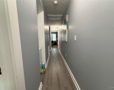 412 Court Street - Photo Thumbnail 9