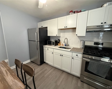 412 Court Street - Photo Thumbnail 4