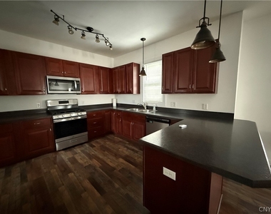 610 N Mcbride Street - Photo Thumbnail 9