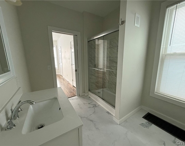 610 N Mcbride Street - Photo Thumbnail 4
