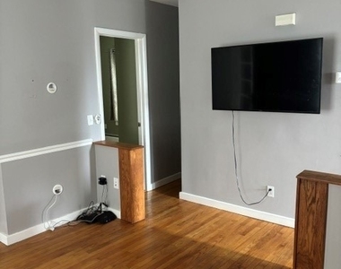 237 W 3rd Street - Photo Thumbnail 6