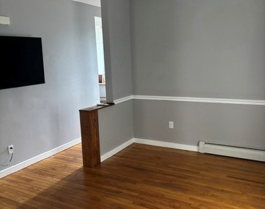 237 W 3rd Street - Photo Thumbnail 5