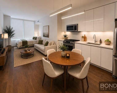 West 36th Street - Photo Thumbnail 1