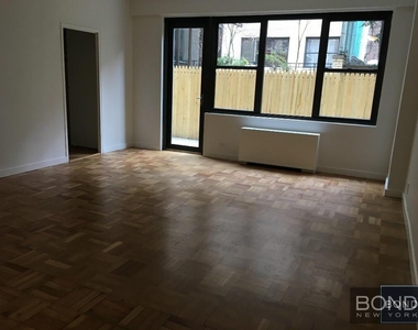 East 49th Street - Photo Thumbnail 2