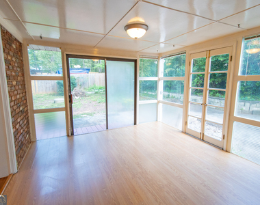 1005 College Station Road - Photo Thumbnail 2