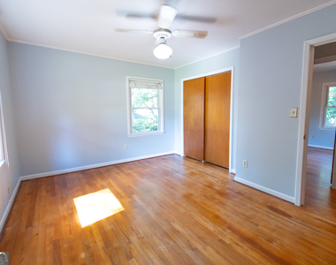 1005 College Station Road - Photo Thumbnail 7