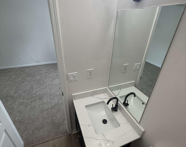 3001 Fields Drive - Photo Thumbnail 9