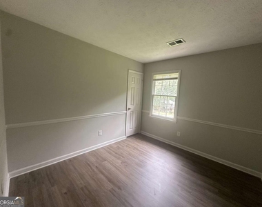 40 Lake Court - Photo Thumbnail 16