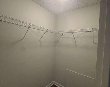 40 Lake Court - Photo Thumbnail 12