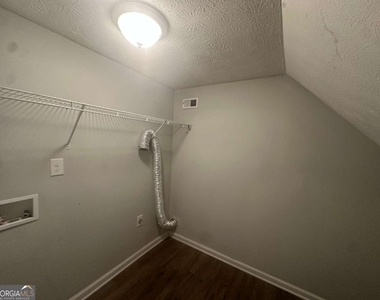 40 Lake Court - Photo Thumbnail 7