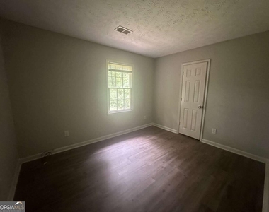 40 Lake Court - Photo Thumbnail 18