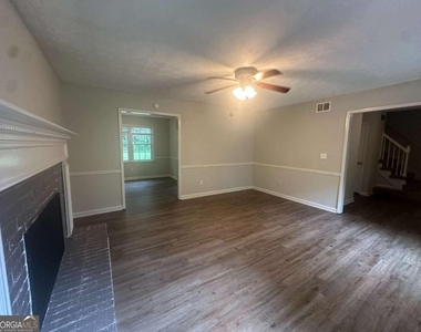40 Lake Court - Photo Thumbnail 2