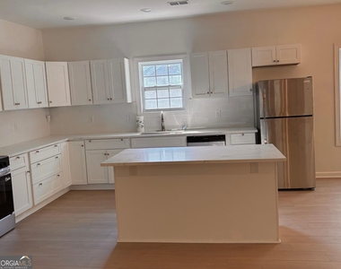 1454 Saint Francis Avenue - Photo Thumbnail 6