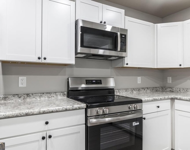 202b West Street - Photo Thumbnail 7