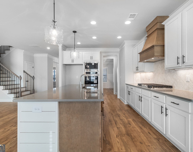 448 Banff Drive - Photo Thumbnail 7