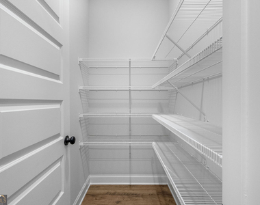 448 Banff Drive - Photo Thumbnail 9