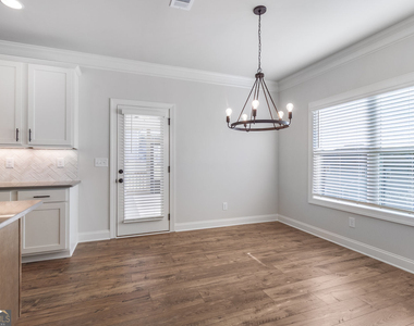 448 Banff Drive - Photo Thumbnail 6