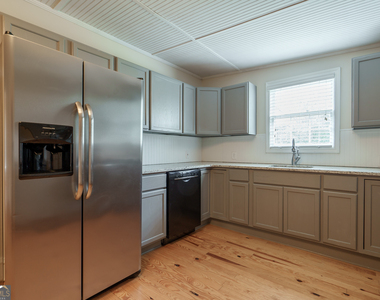 696 North Avenue - Photo Thumbnail 16