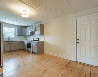 696 North Avenue - Photo Thumbnail 11