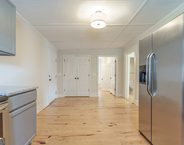 696 North Avenue - Photo Thumbnail 18