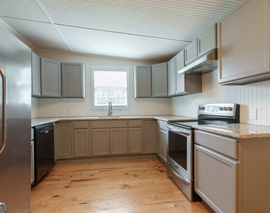 696 North Avenue - Photo Thumbnail 15