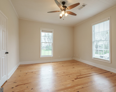 696 North Avenue - Photo Thumbnail 8