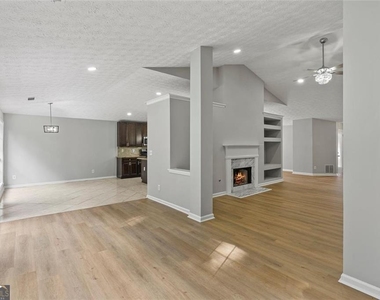 4680 Sterling Oaks Court - Photo Thumbnail 8