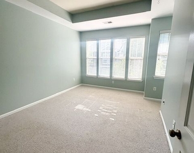 1073 Park Row North - Photo Thumbnail 6
