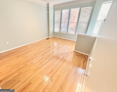 1073 Park Row North - Photo Thumbnail 13
