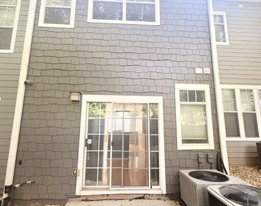 1073 Park Row North - Photo Thumbnail 11