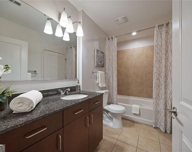 44 Peachtree Place Nw - Photo Thumbnail 9