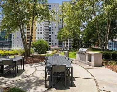 44 Peachtree Place Nw - Photo Thumbnail 18