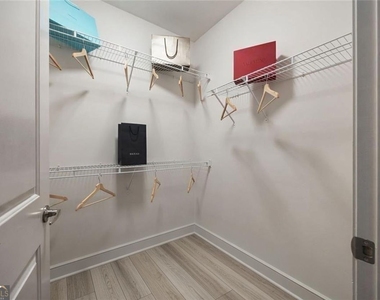 44 Peachtree Place Nw - Photo Thumbnail 8