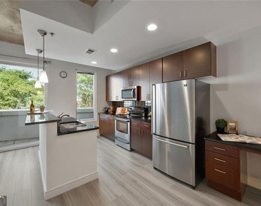 44 Peachtree Place Nw - Photo Thumbnail 5