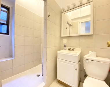 1372 York Avenue - Photo Thumbnail 3