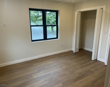 212 Willow Grove St - Photo Thumbnail 15