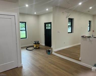212 Willow Grove St - Photo Thumbnail 8