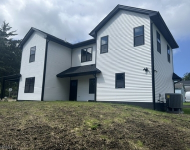 212 Willow Grove St - Photo Thumbnail 1