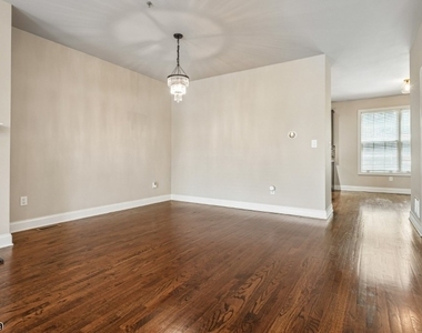 36 Bloomfield Ave - Photo Thumbnail 5