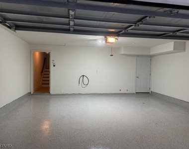 36 Bloomfield Ave - Photo Thumbnail 23