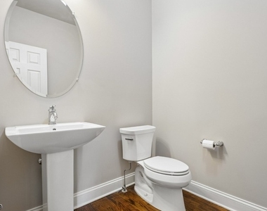36 Bloomfield Ave - Photo Thumbnail 10
