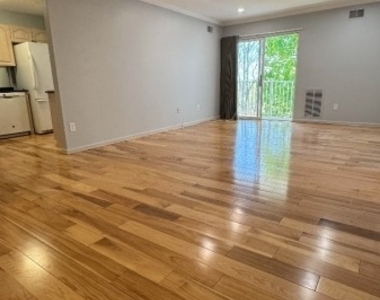 81 Crestview Ln - Photo Thumbnail 2