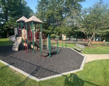 81 Crestview Ln - Photo Thumbnail 21