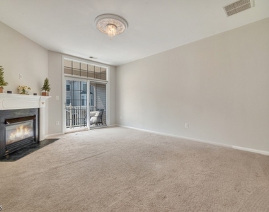408 Kensington Ln - Photo Thumbnail 13
