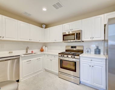 408 Kensington Ln - Photo Thumbnail 46