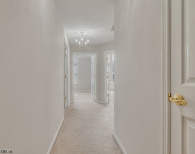 408 Kensington Ln - Photo Thumbnail 32
