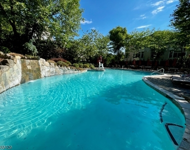 408 Kensington Ln - Photo Thumbnail 38