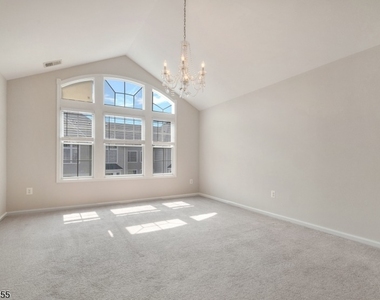 408 Kensington Ln - Photo Thumbnail 6