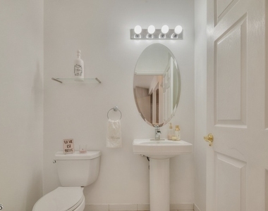 408 Kensington Ln - Photo Thumbnail 27